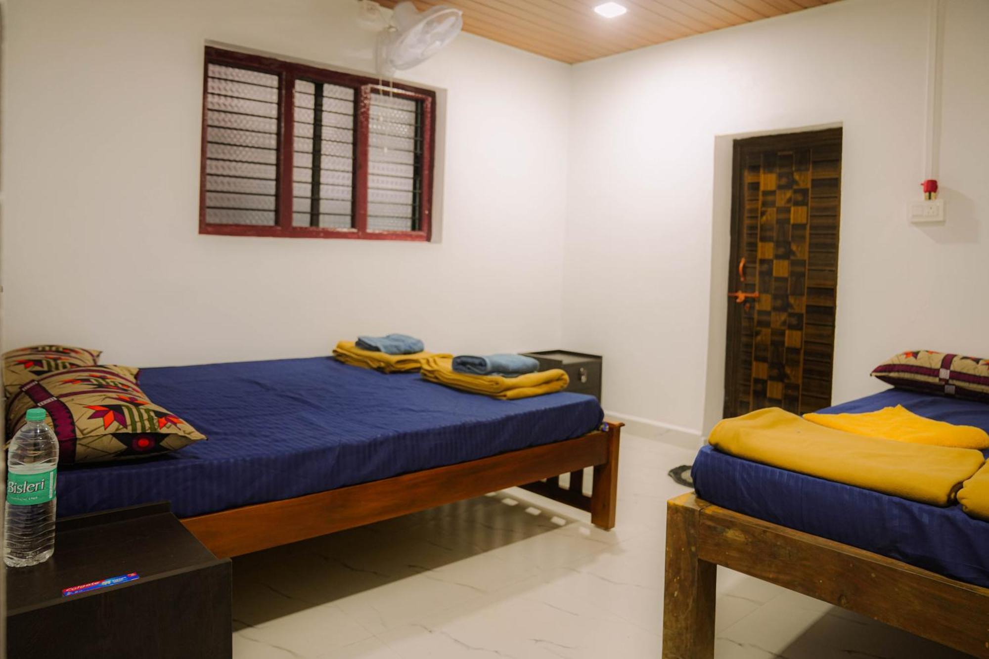White Sand Beach Stay Resort Kumta Bilik gambar
