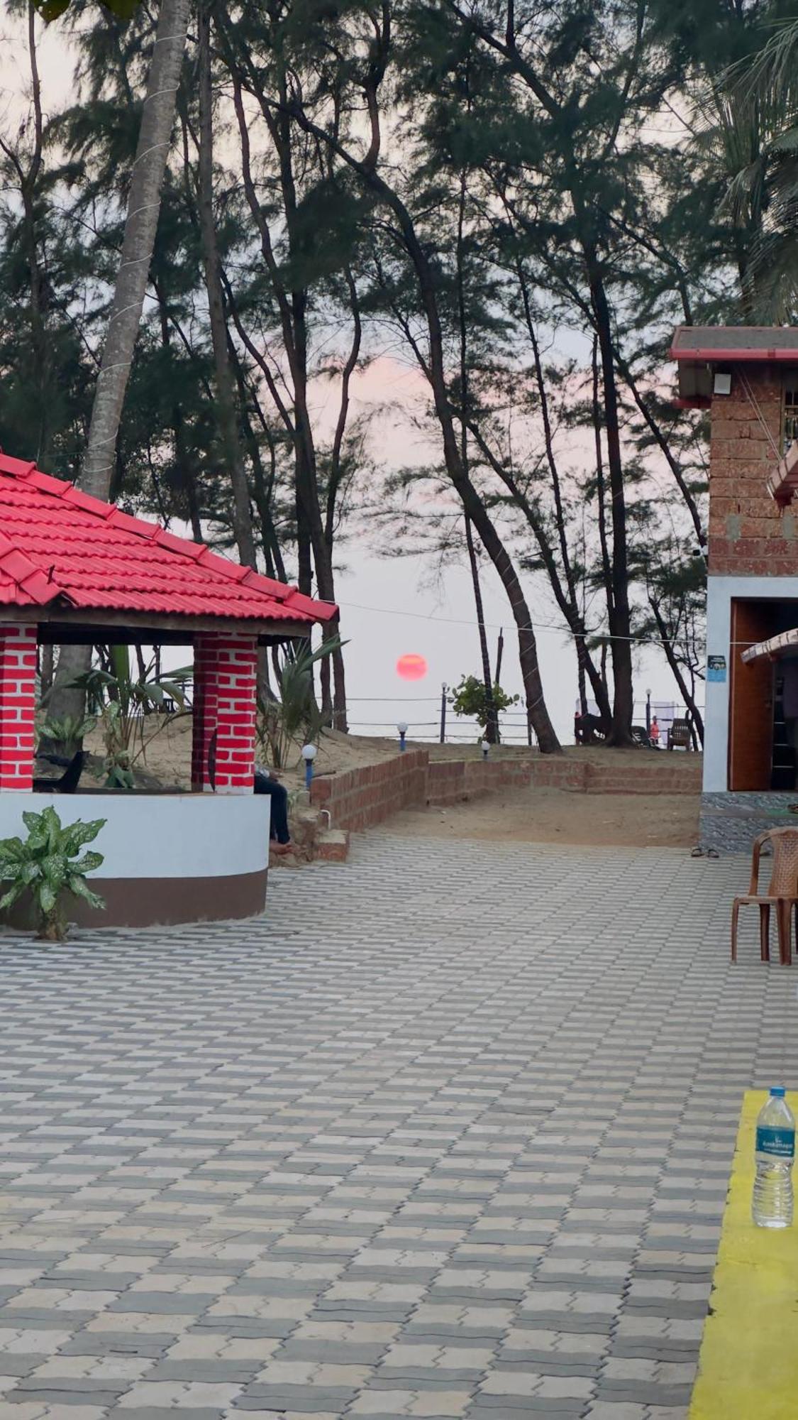 White Sand Beach Stay Resort Kumta Luaran gambar
