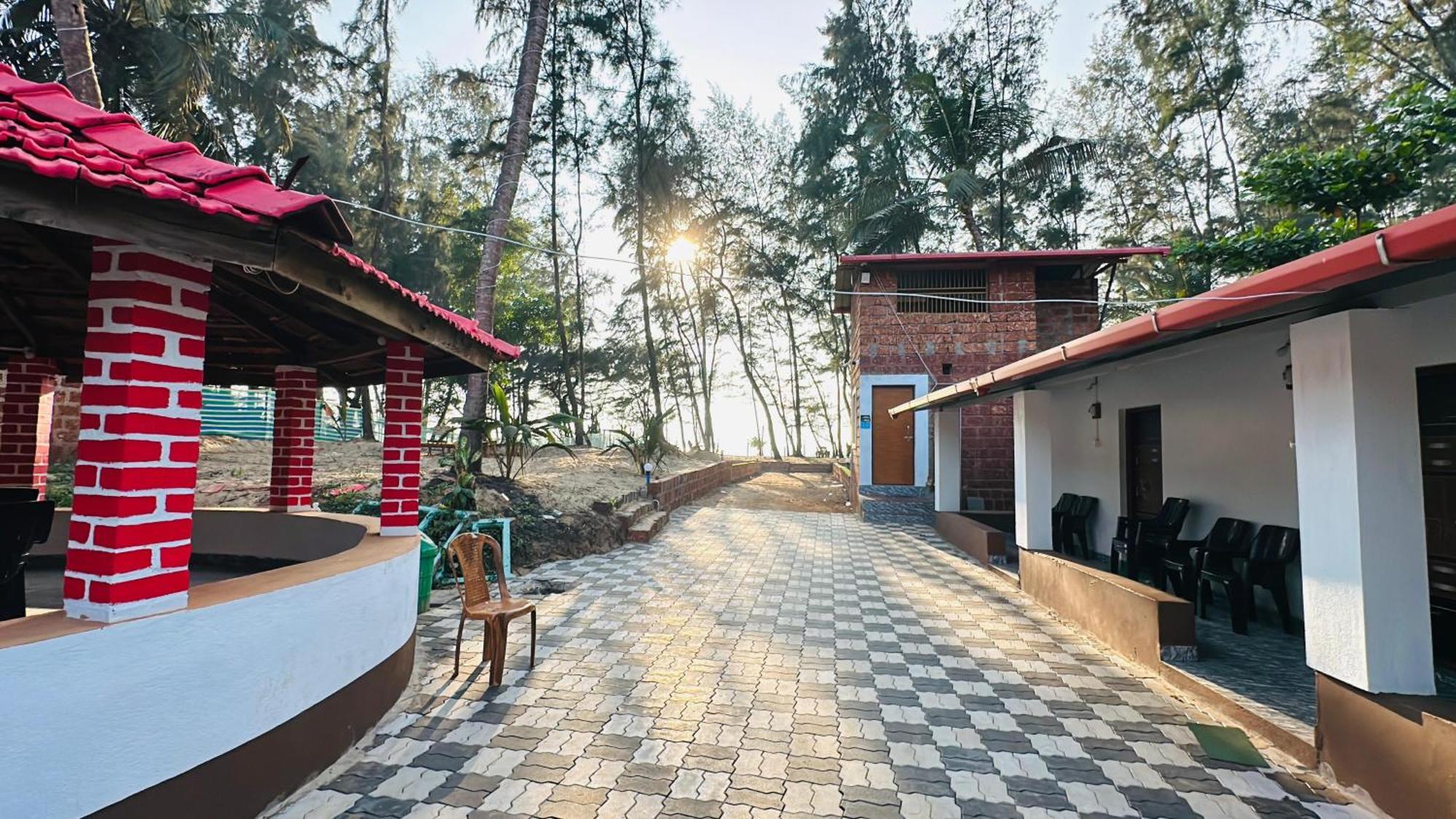 White Sand Beach Stay Resort Kumta Luaran gambar